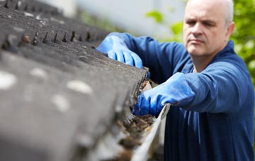 cleaning and inspecting Cantraywood roofs
